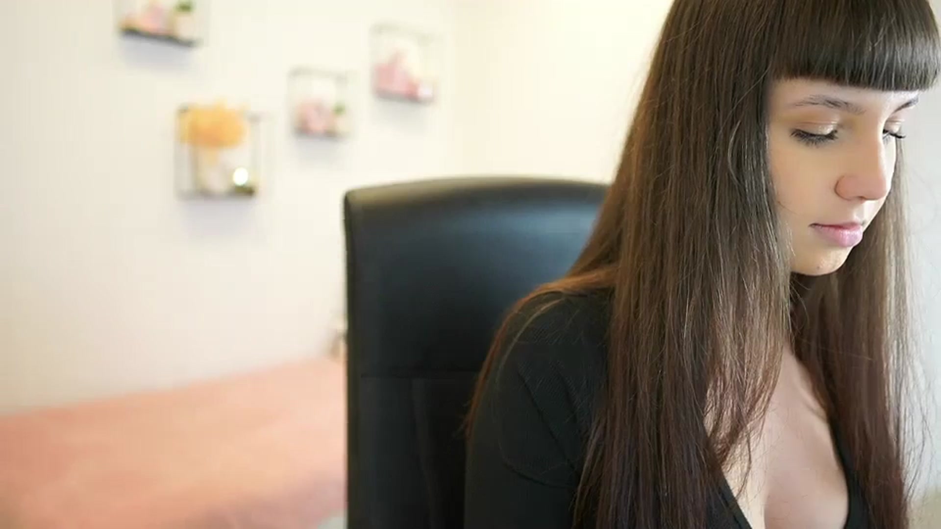 Gallery image thumbnail from EvelynCage_'s myfreecams stream on, 01/13/2024, 20:10 image 17 of 20