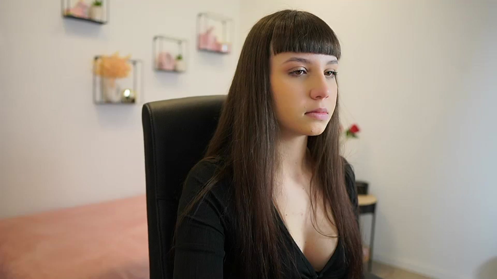 Gallery image thumbnail from EvelynCage_'s myfreecams stream on, 01/13/2024, 20:10 image 8 of 20