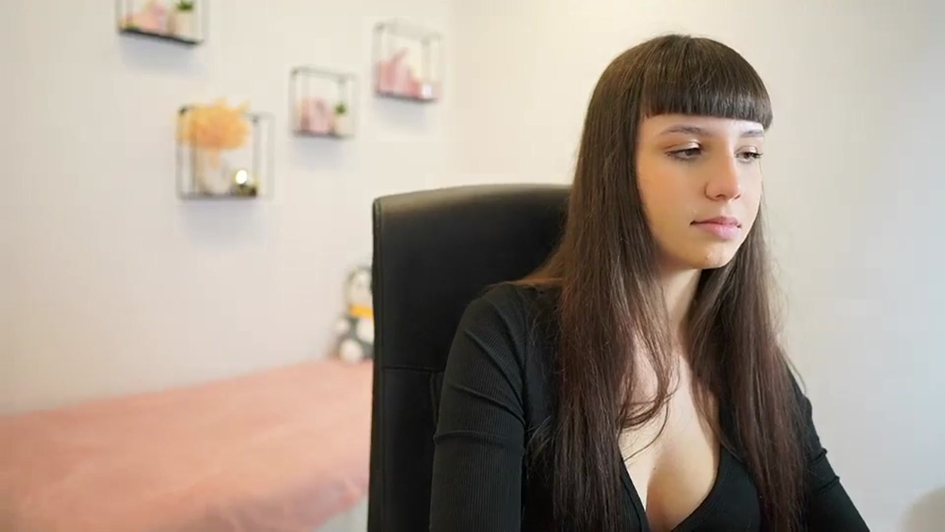 Gallery image thumbnail from EvelynCage_'s myfreecams stream on, 01/13/2024, 20:10 image 19 of 20