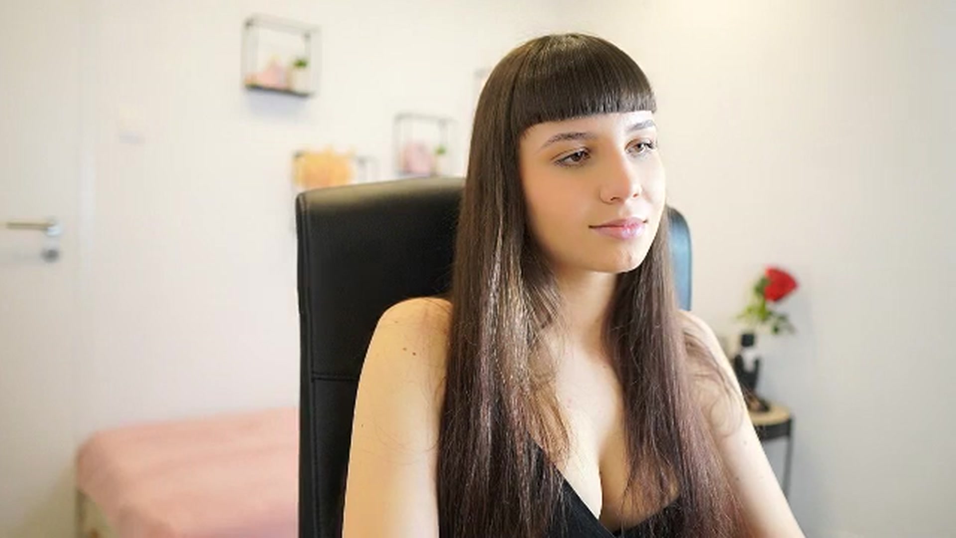 Gallery image thumbnail from EvelynCage_'s myfreecams stream on, 01/19/2024, 19:57 image 13 of 20