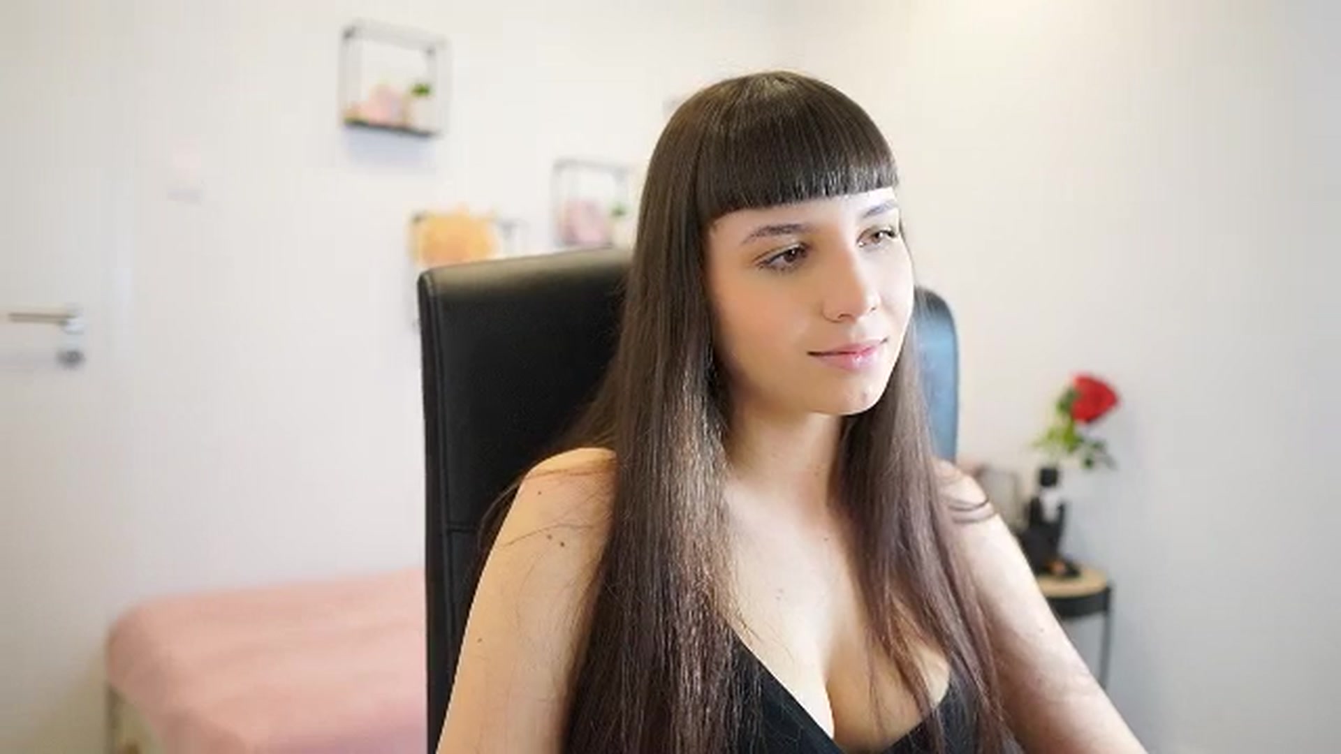 Gallery image thumbnail from EvelynCage_'s myfreecams stream on, 01/19/2024, 19:57 image 9 of 20