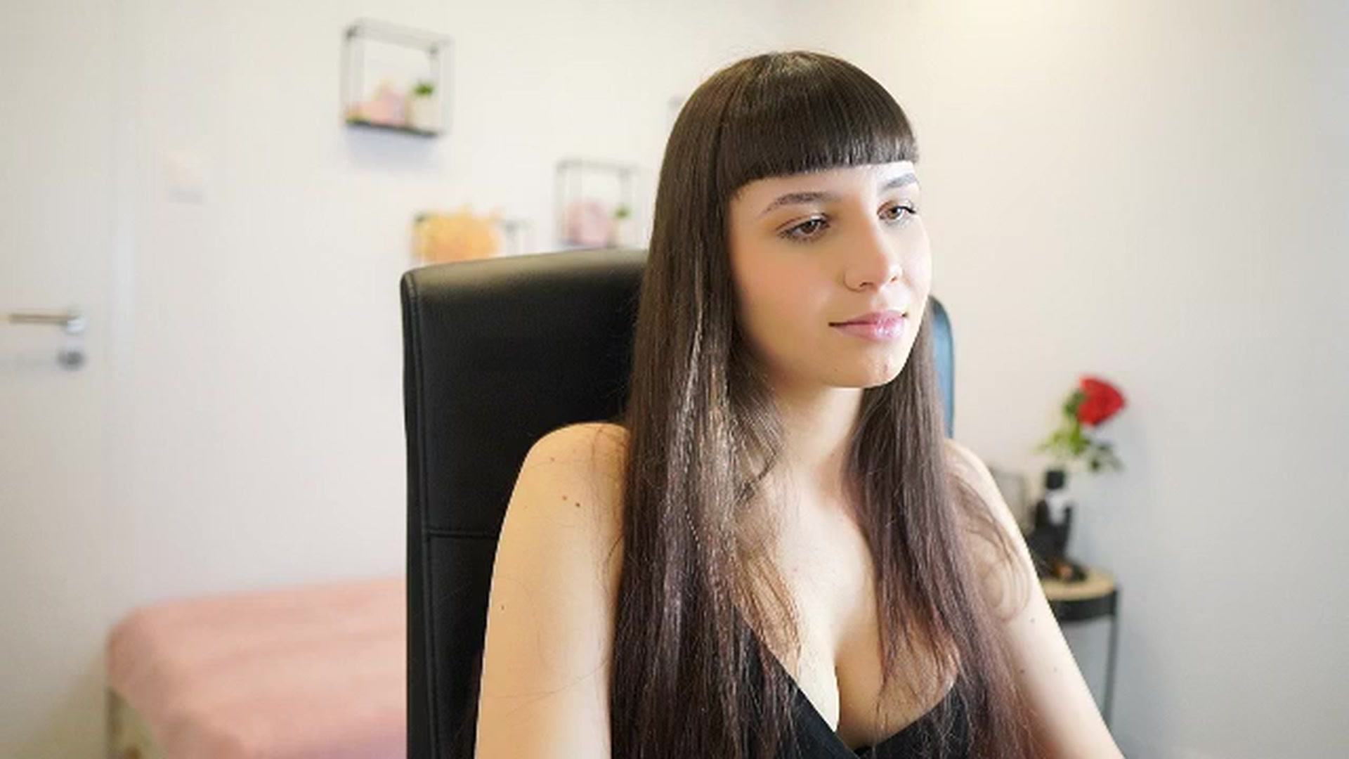 Gallery image thumbnail from EvelynCage_'s myfreecams stream on, 01/19/2024, 19:57 image 15 of 20