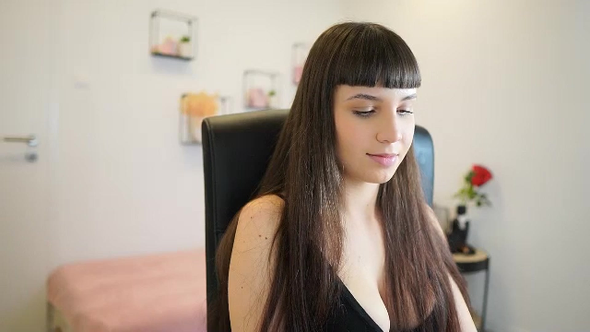 Gallery image thumbnail from EvelynCage_'s myfreecams stream on, 01/19/2024, 20:37 image 13 of 20