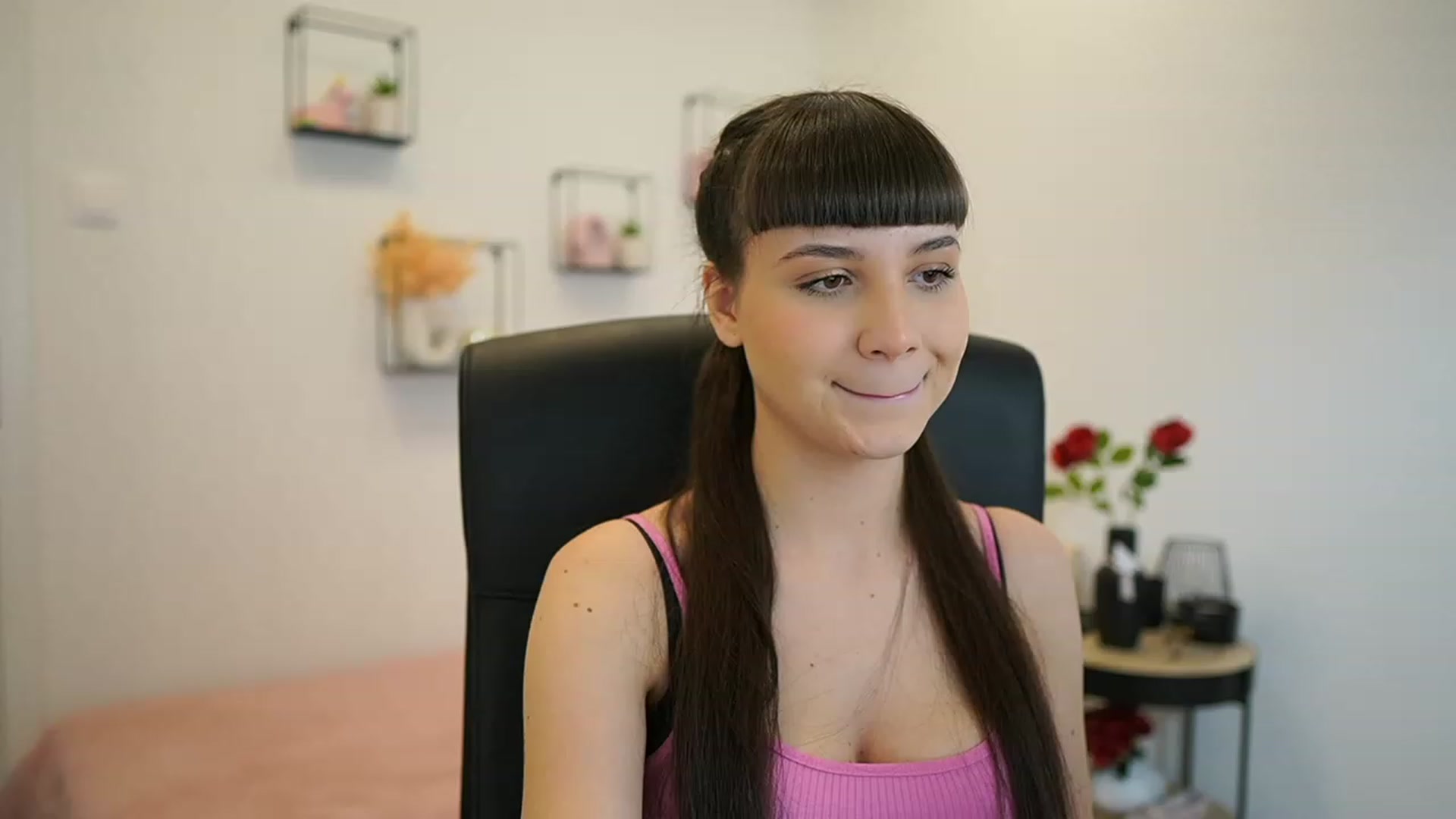 Gallery image thumbnail from EvelynCage_'s myfreecams stream on, 01/28/2024, 20:20 image 9 of 20