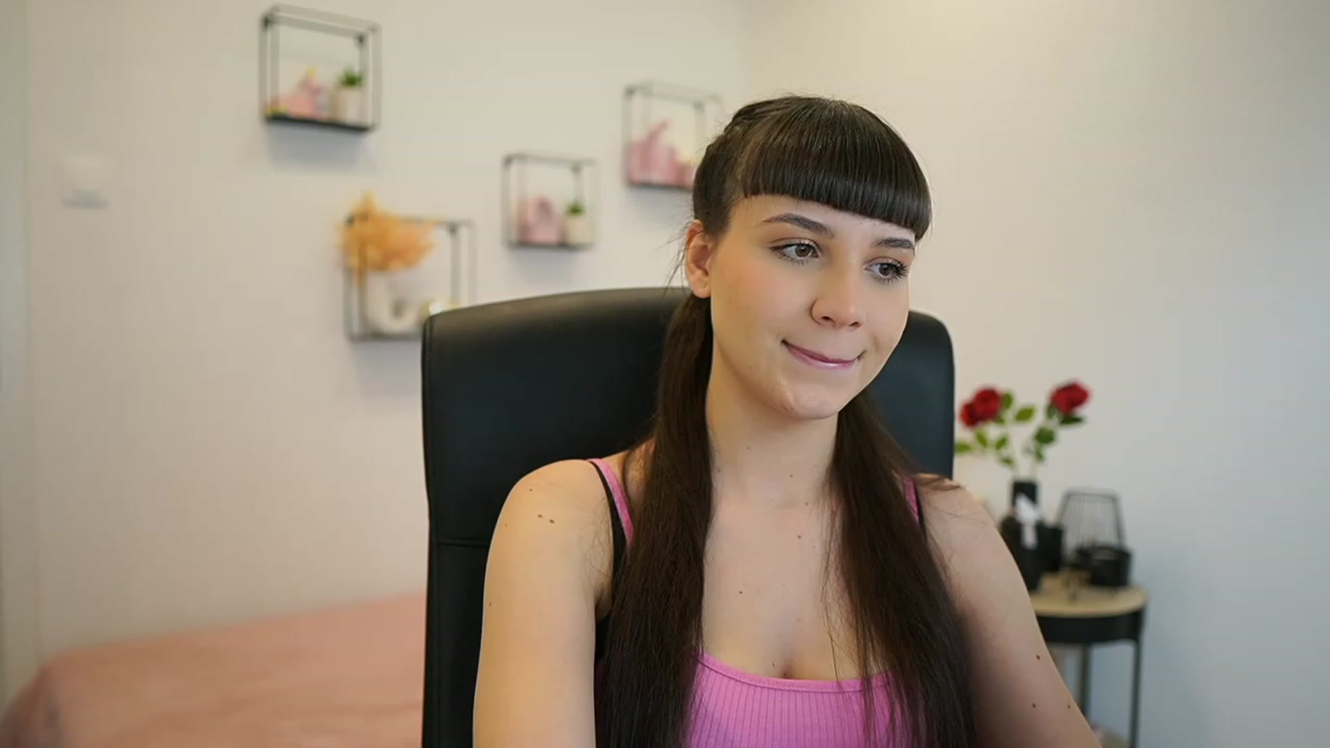 Gallery image thumbnail from EvelynCage_'s myfreecams stream on, 01/28/2024, 20:20 image 10 of 20