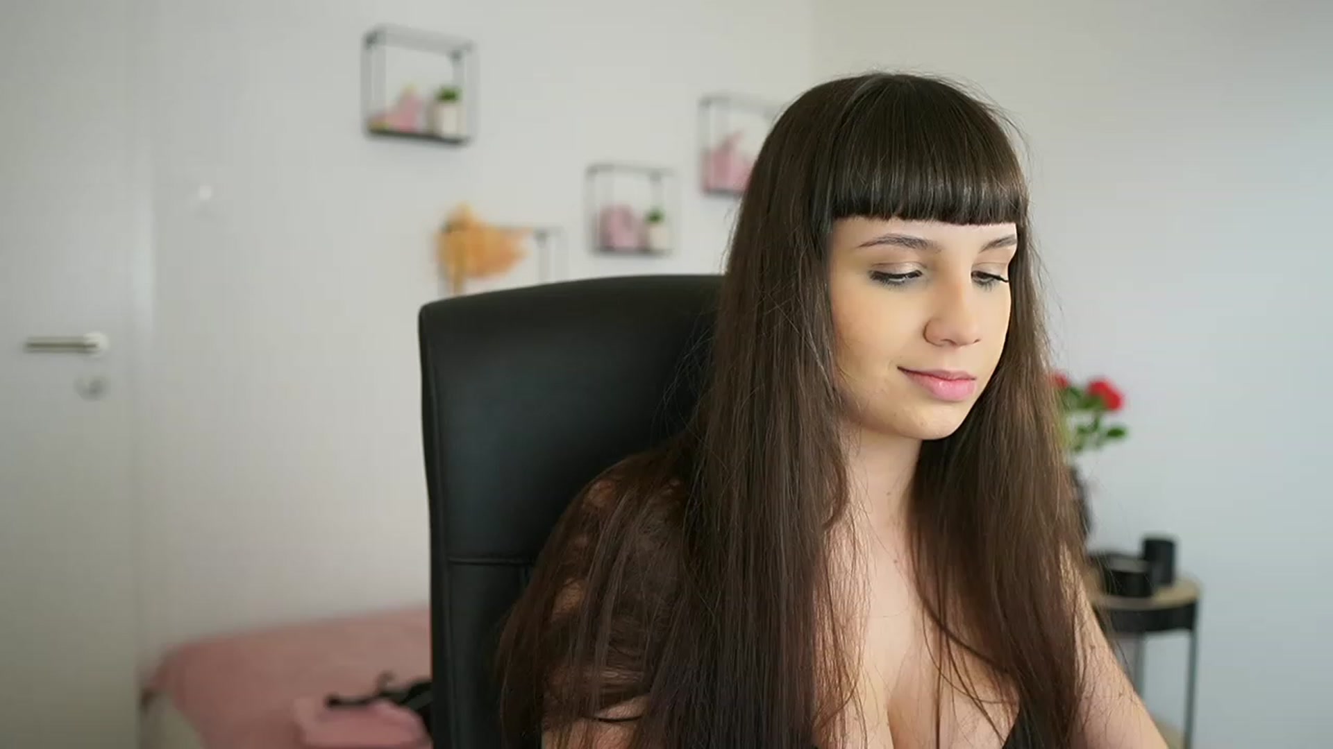 Gallery image thumbnail from EvelynCage_'s myfreecams stream on, 01/31/2024, 22:32 image 10 of 20