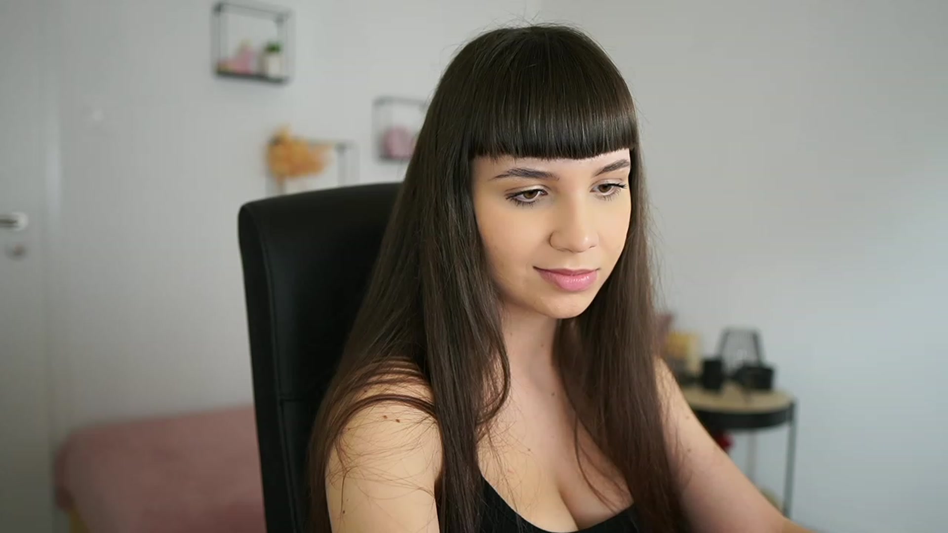 Gallery image thumbnail from EvelynCage_'s myfreecams stream on, 02/07/2024, 21:18 image 3 of 20