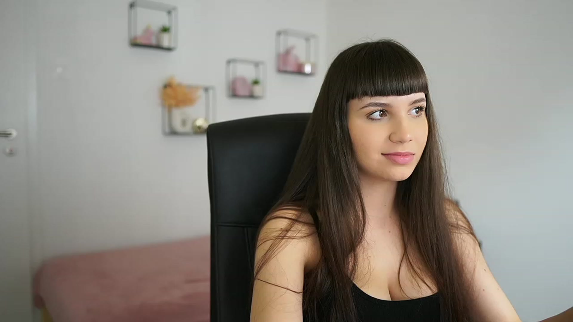 Gallery image thumbnail from EvelynCage_'s myfreecams stream on, 02/07/2024, 21:18 image 8 of 20