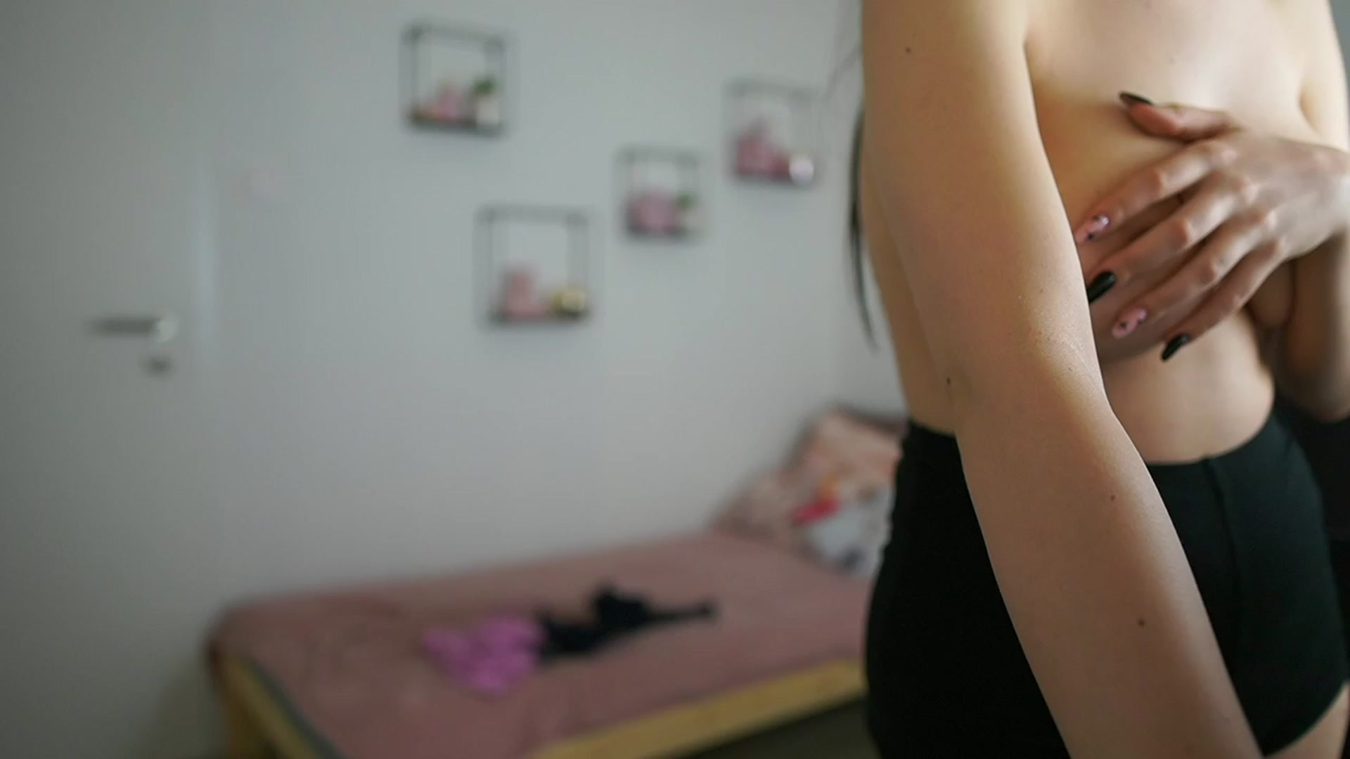 Gallery image thumbnail from EvelynCage_'s myfreecams stream on, 03/22/2024, 23:48 image 17 of 20