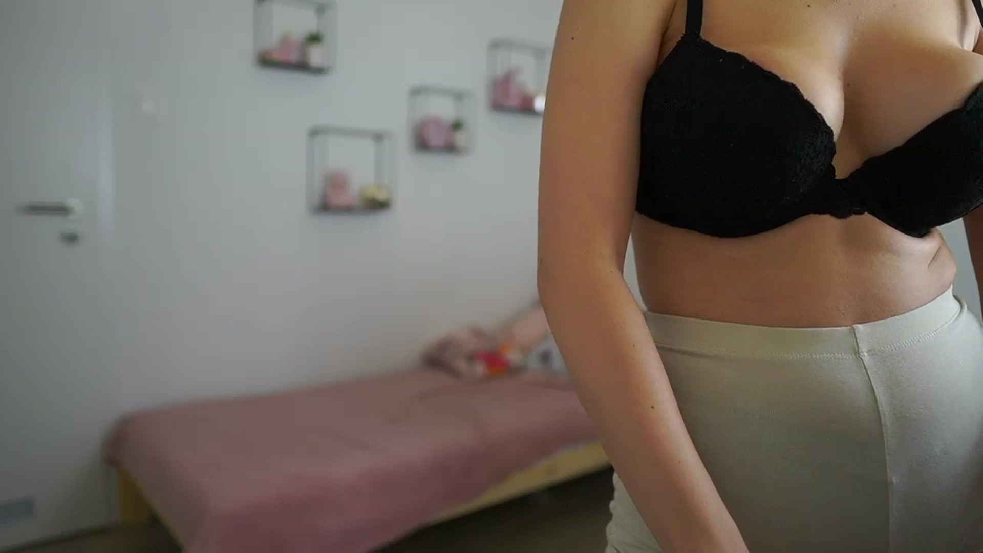 Gallery image thumbnail from EvelynCage_'s myfreecams stream on, 04/15/2024, 20:41 image 4 of 20