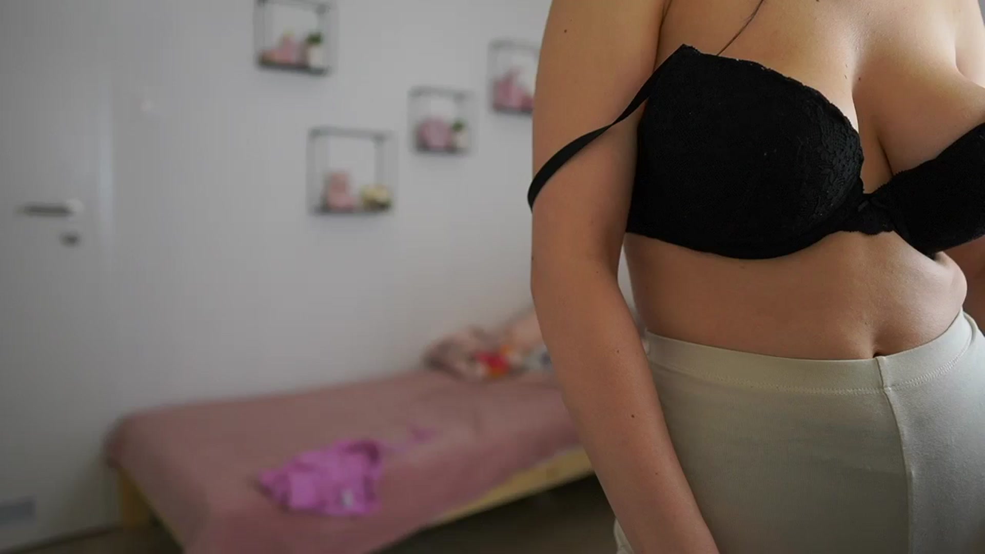Gallery image thumbnail from EvelynCage_'s myfreecams stream on, 04/15/2024, 21:28 image 1 of 20