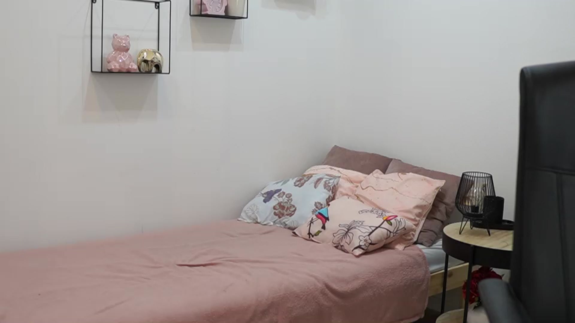 Gallery image thumbnail from EvelynCage_'s myfreecams stream on, 04/29/2024, 22:07 image 1 of 20