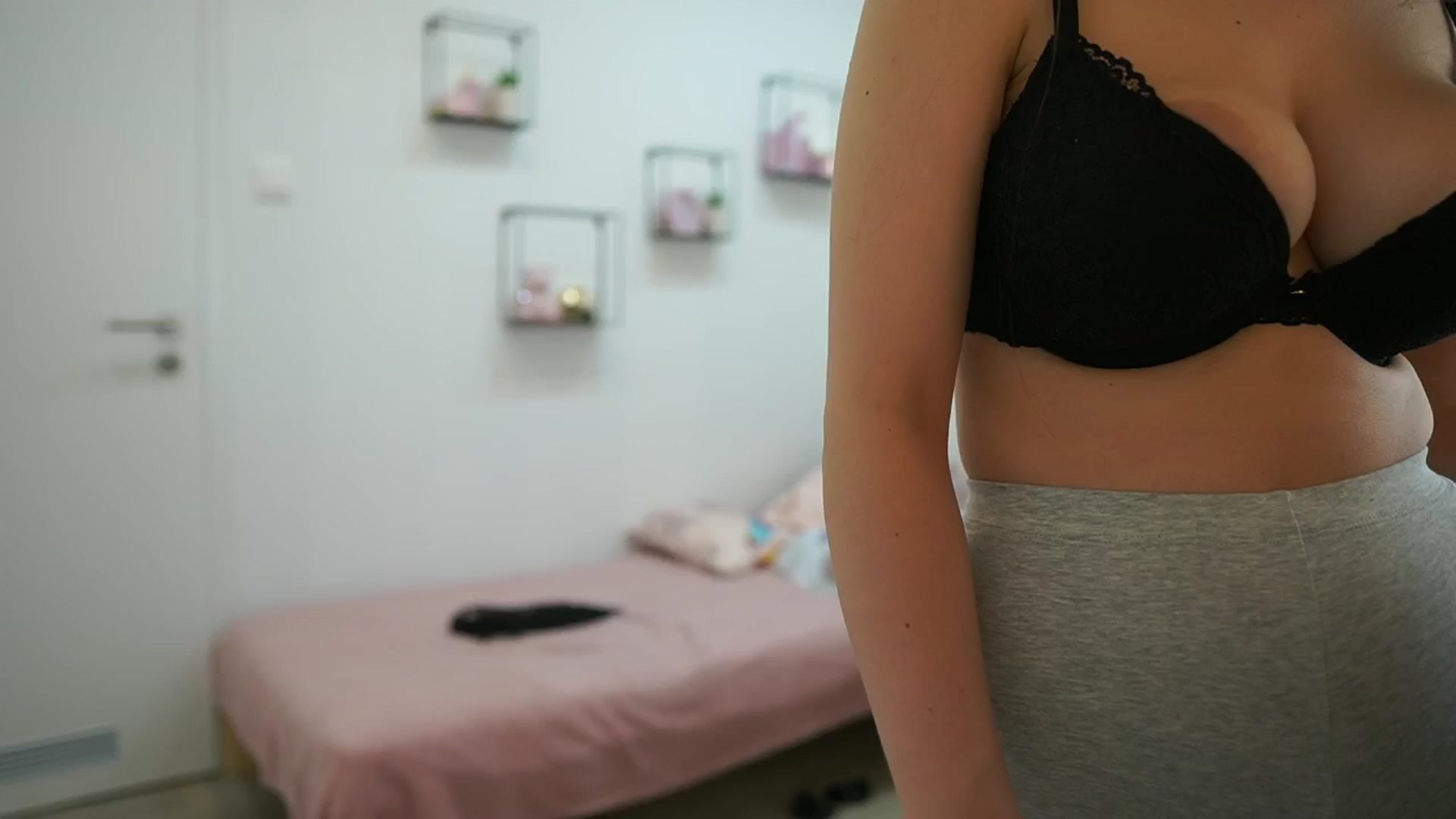 Gallery image thumbnail from EvelynCage_'s myfreecams stream on, 05/17/2024, 23:09 image 5 of 20