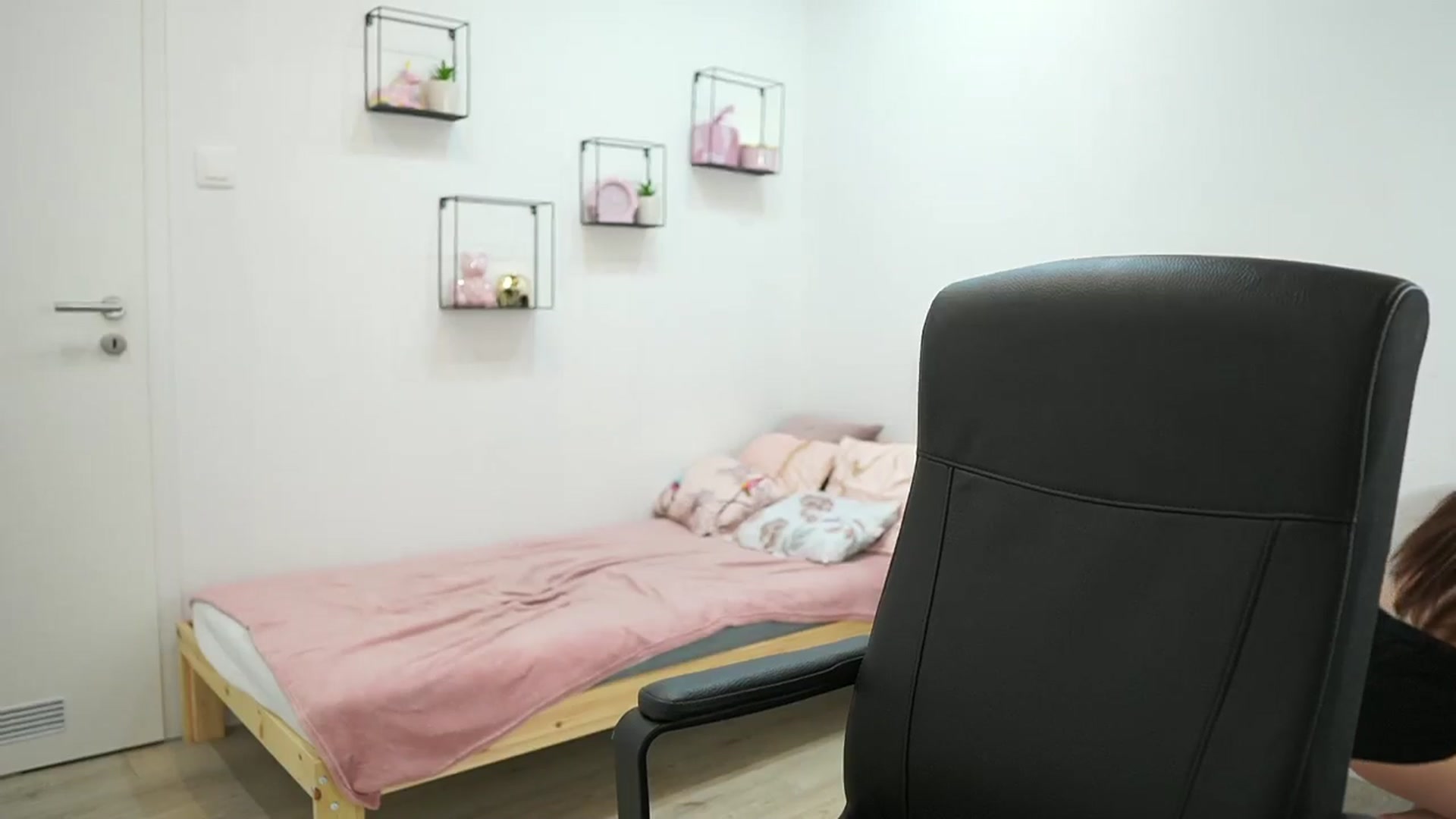 Gallery image thumbnail from EvelynCage_'s myfreecams stream on, 05/26/2024, 23:31 image 20 of 20