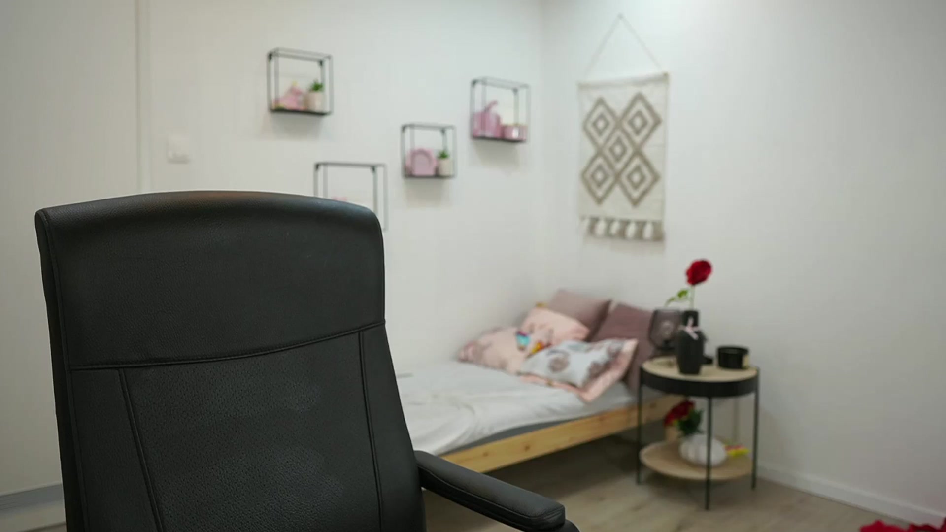 Gallery image thumbnail from EvelynCage_'s myfreecams stream on, 06/30/2024, 23:06 image 12 of 20