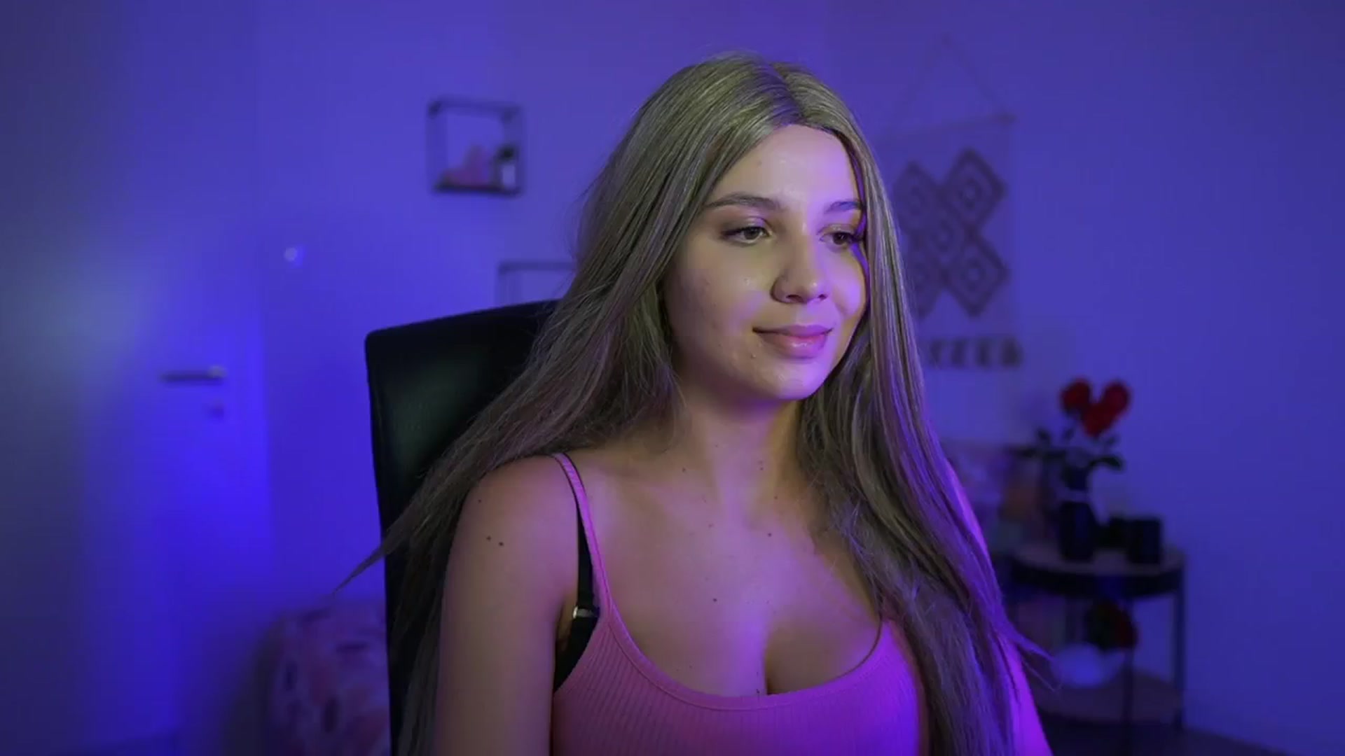 Gallery image thumbnail from EvelynCage_'s myfreecams stream on, 08/25/2024, 21:36 image 8 of 20