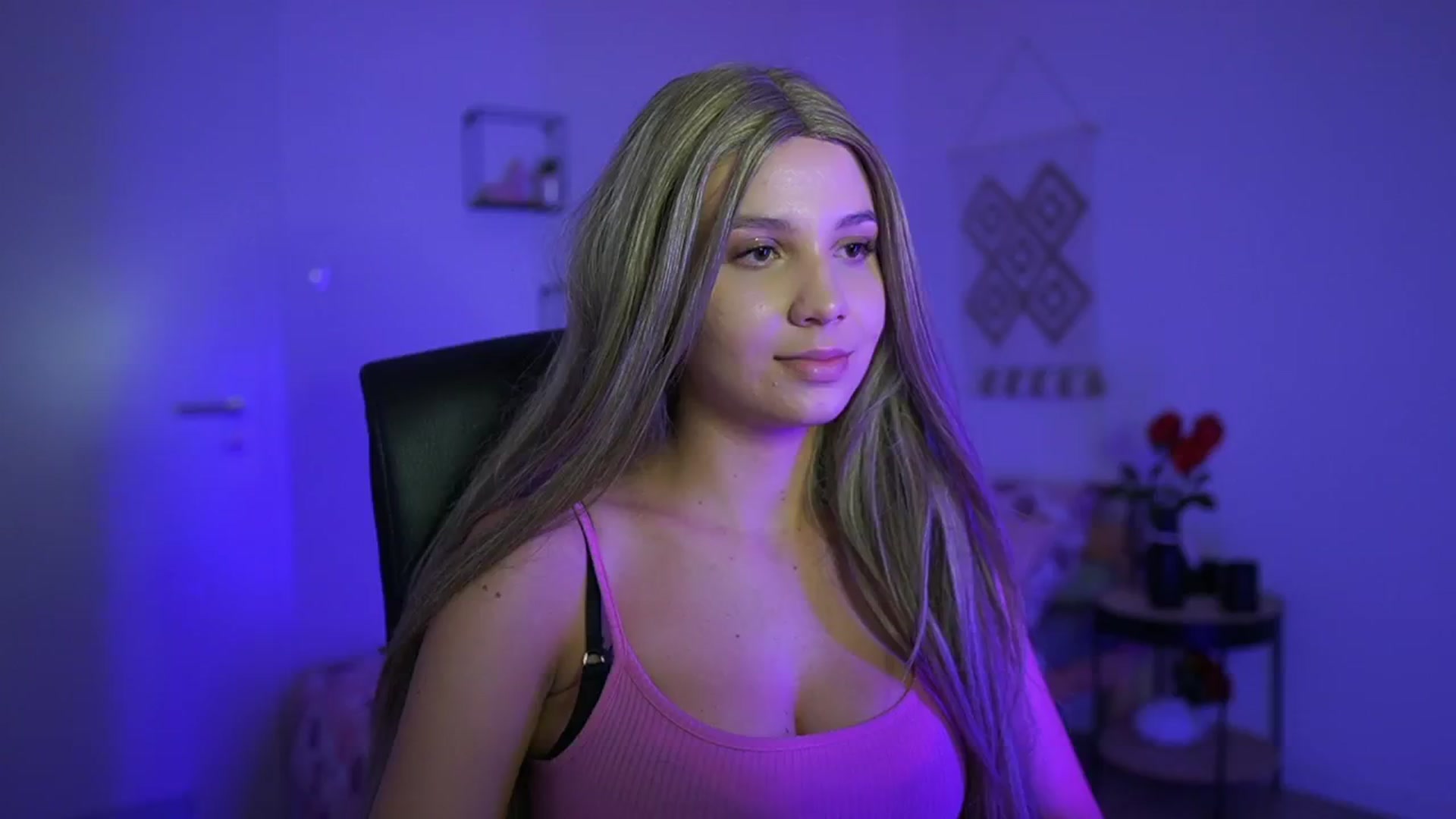Gallery image thumbnail from EvelynCage_'s myfreecams stream on, 08/25/2024, 23:04 image 2 of 20