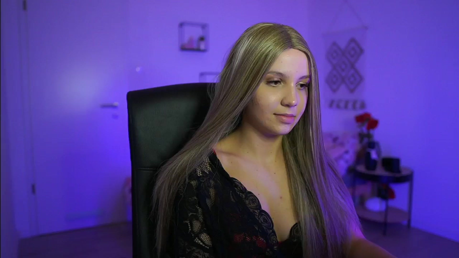 Gallery image thumbnail from EvelynCage_'s myfreecams stream on, 09/13/2024, 22:28 image 6 of 20
