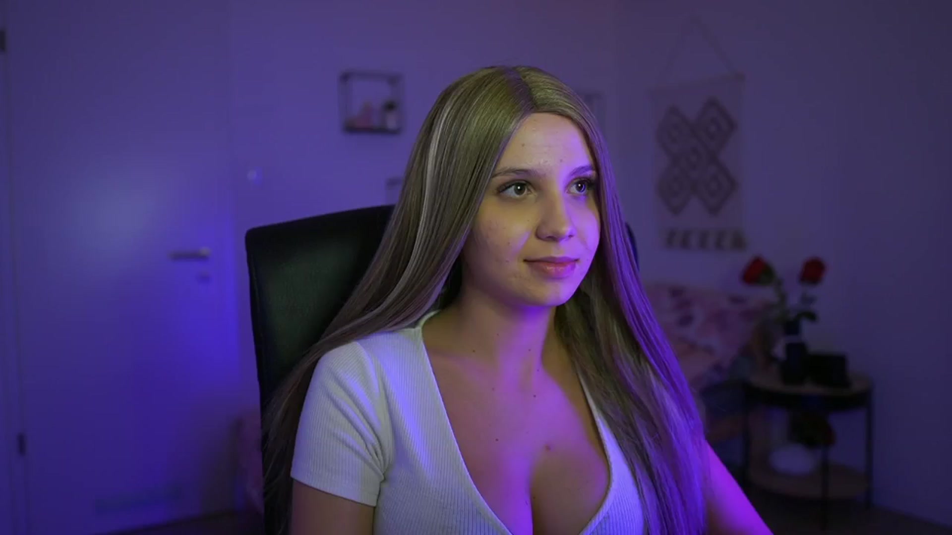 Gallery image thumbnail from EvelynCage_'s myfreecams stream on, 09/14/2024, 21:22 image 2 of 20