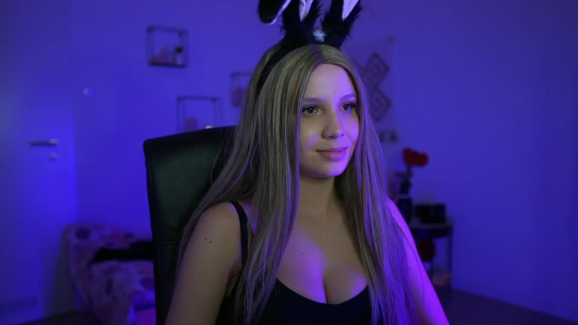 Gallery image thumbnail from EvelynCage_'s myfreecams stream on, 10/26/2024, 23:29 image 14 of 20