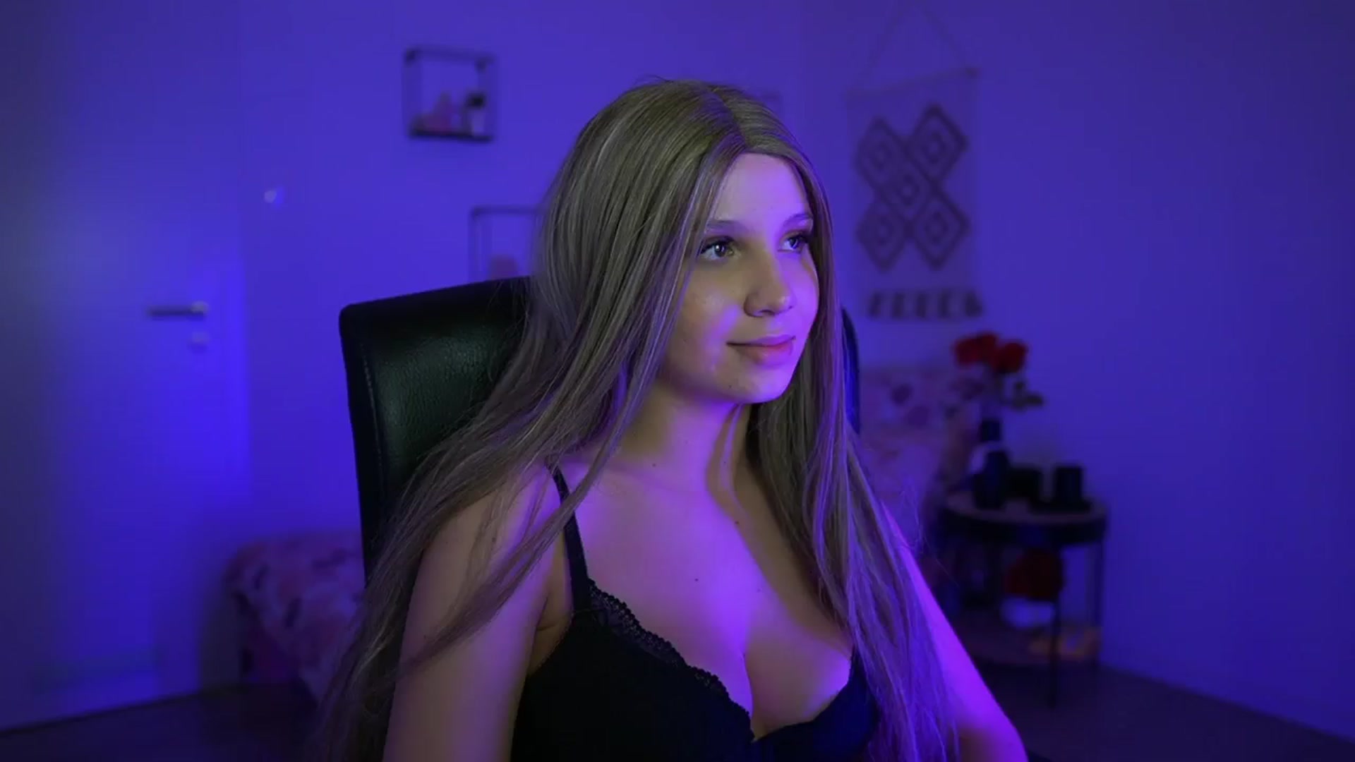 Gallery image thumbnail from EvelynCage_'s myfreecams stream on, 10/27/2024, 23:28 image 7 of 20