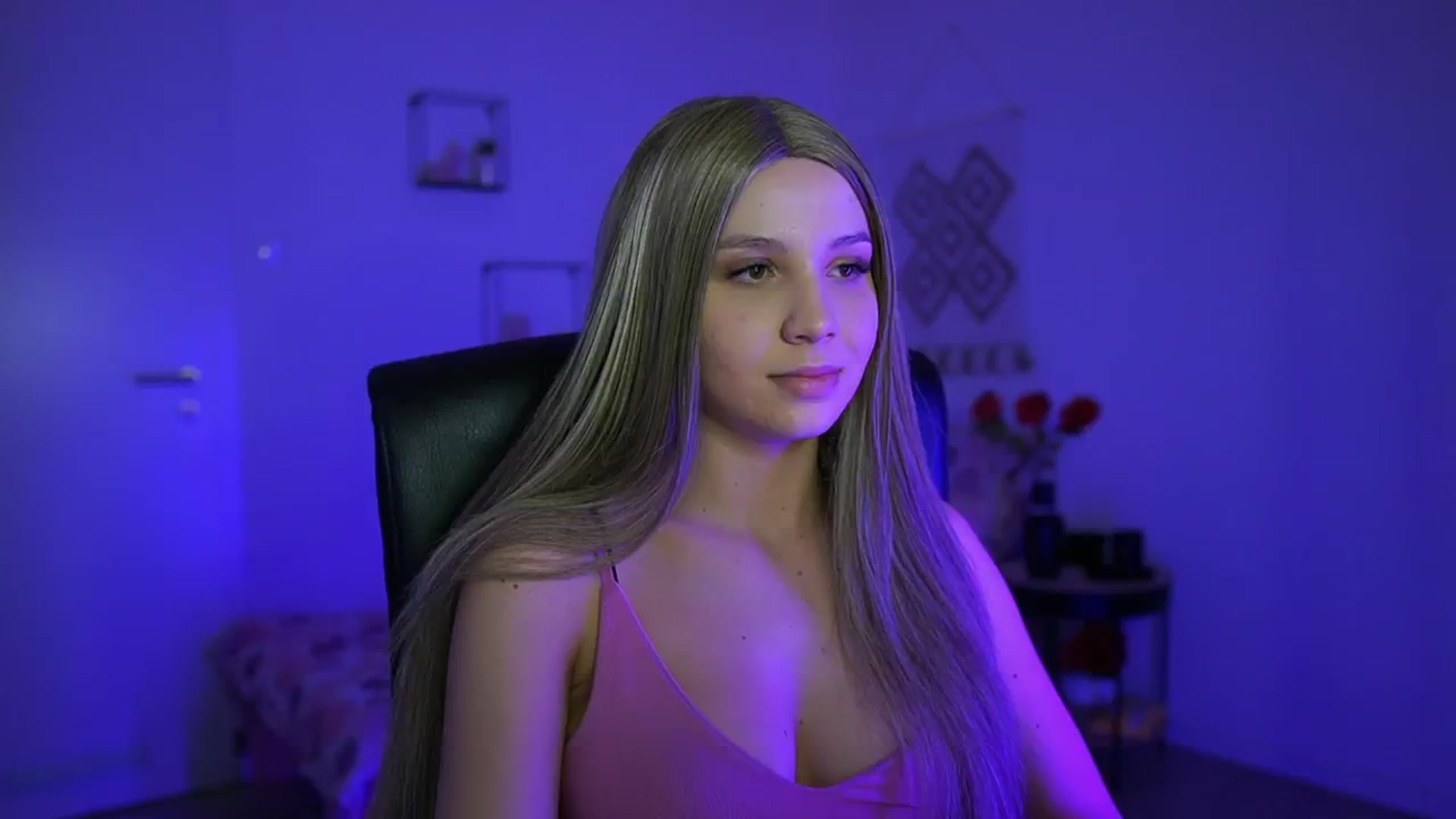 Gallery image thumbnail from EvelynCage_'s myfreecams stream on, 10/31/2024, 22:05 image 2 of 20