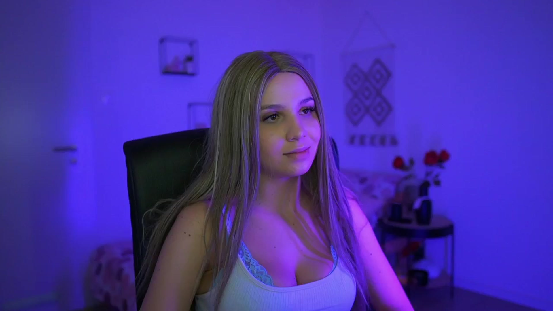 Gallery image thumbnail from EvelynCage_'s myfreecams stream on, 11/12/2024, 23:56 image 8 of 20