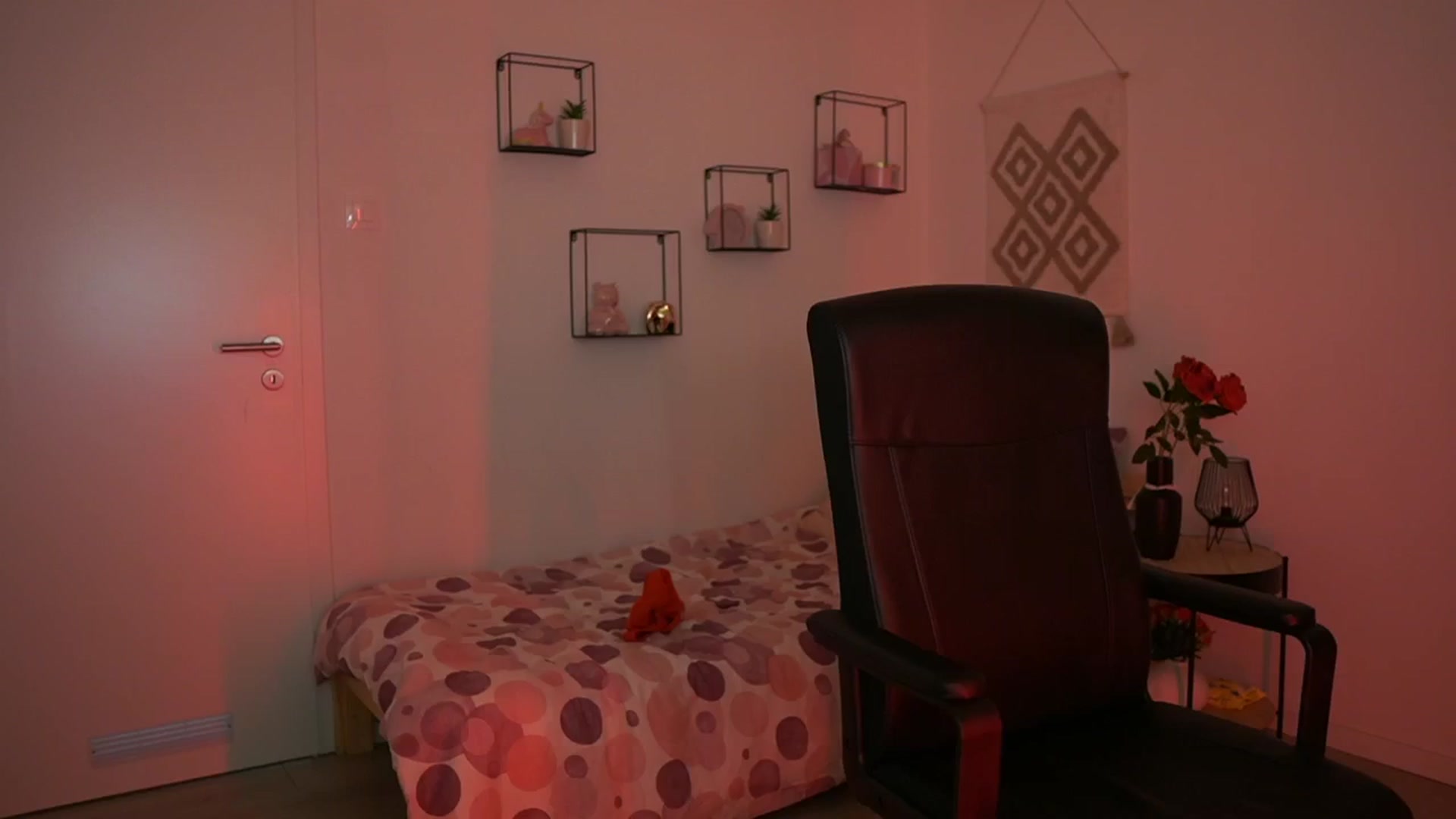 Gallery image thumbnail from EvelynCage_'s myfreecams stream on, 11/15/2024, 23:33 image 1 of 20