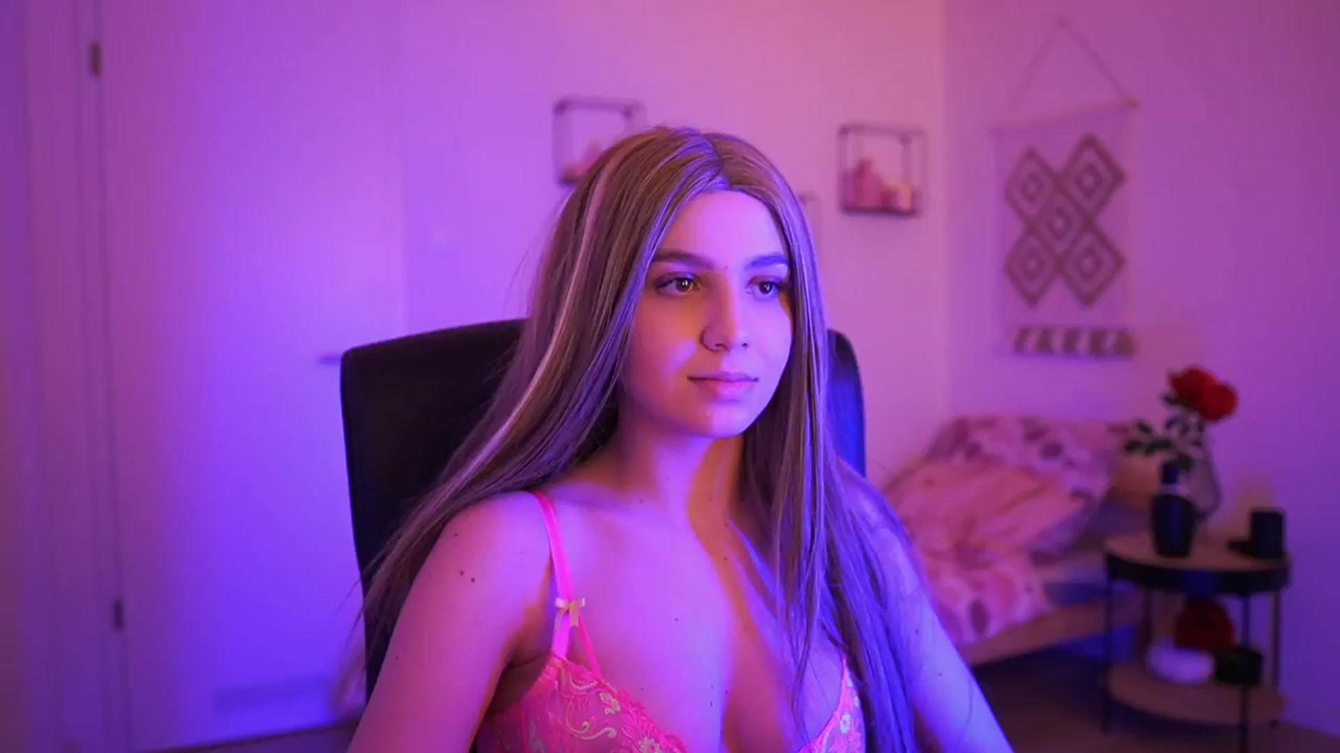 Gallery image thumbnail from EvelynCage_'s myfreecams stream on, 01/05/2025, 21:36 image 11 of 20