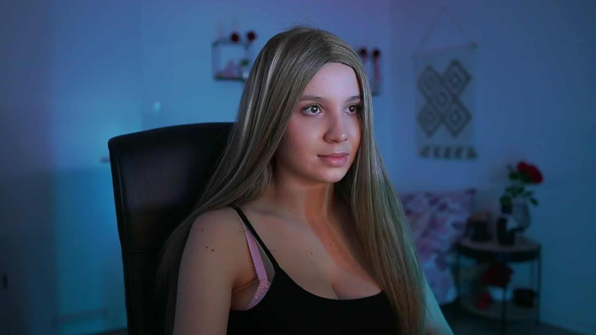Gallery image thumbnail from EvelynCage_'s myfreecams stream on, 04/01/2025, 21:54 image 2 of 20