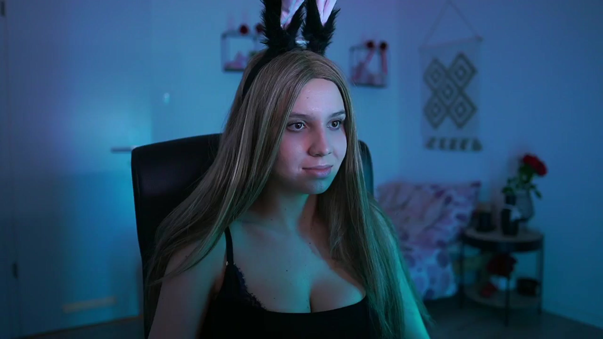 Gallery image thumbnail from EvelynCage_'s myfreecams stream on, 04/19/2025, 18:22 image 20 of 20