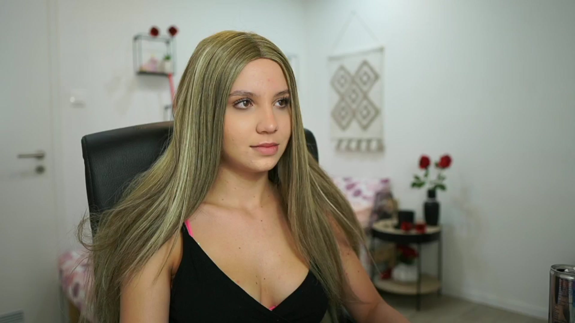 Gallery image thumbnail from EvelynCage_'s myfreecams stream on, 07/06/2025, 10:12 image 3 of 20