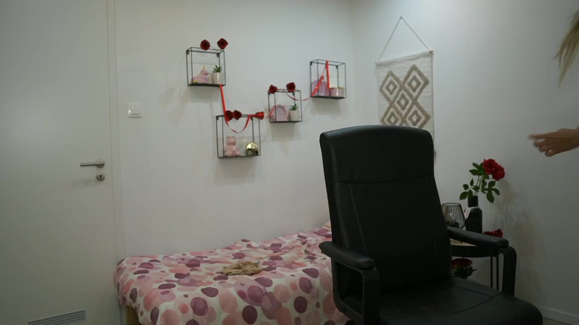 Gallery image thumbnail from EvelynCage_'s myfreecams stream on, 08/16/2025, 20:41 image 6 of 20