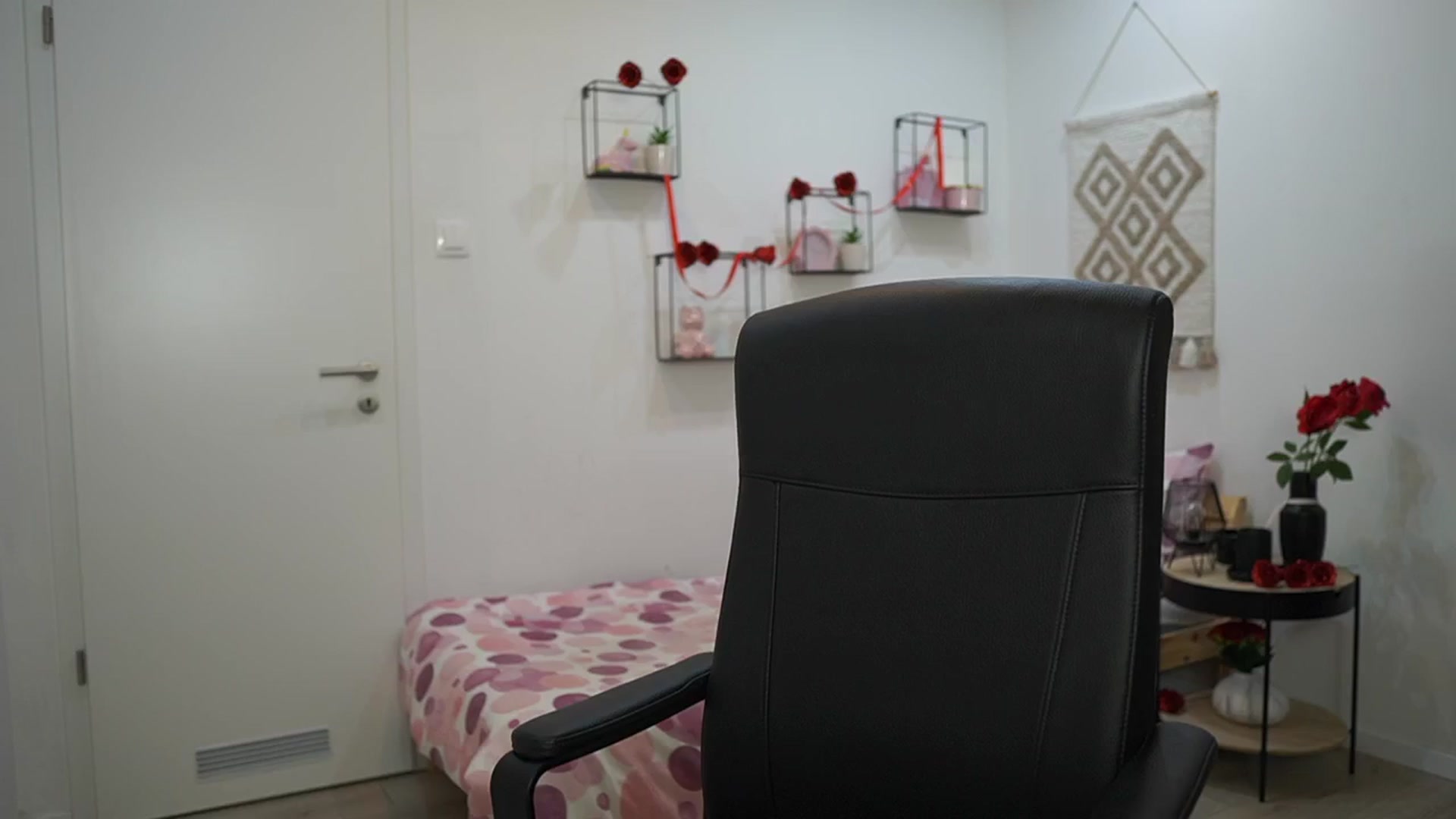 Gallery image thumbnail from EvelynCage_'s myfreecams stream on, 08/22/2025, 21:39 image 2 of 20