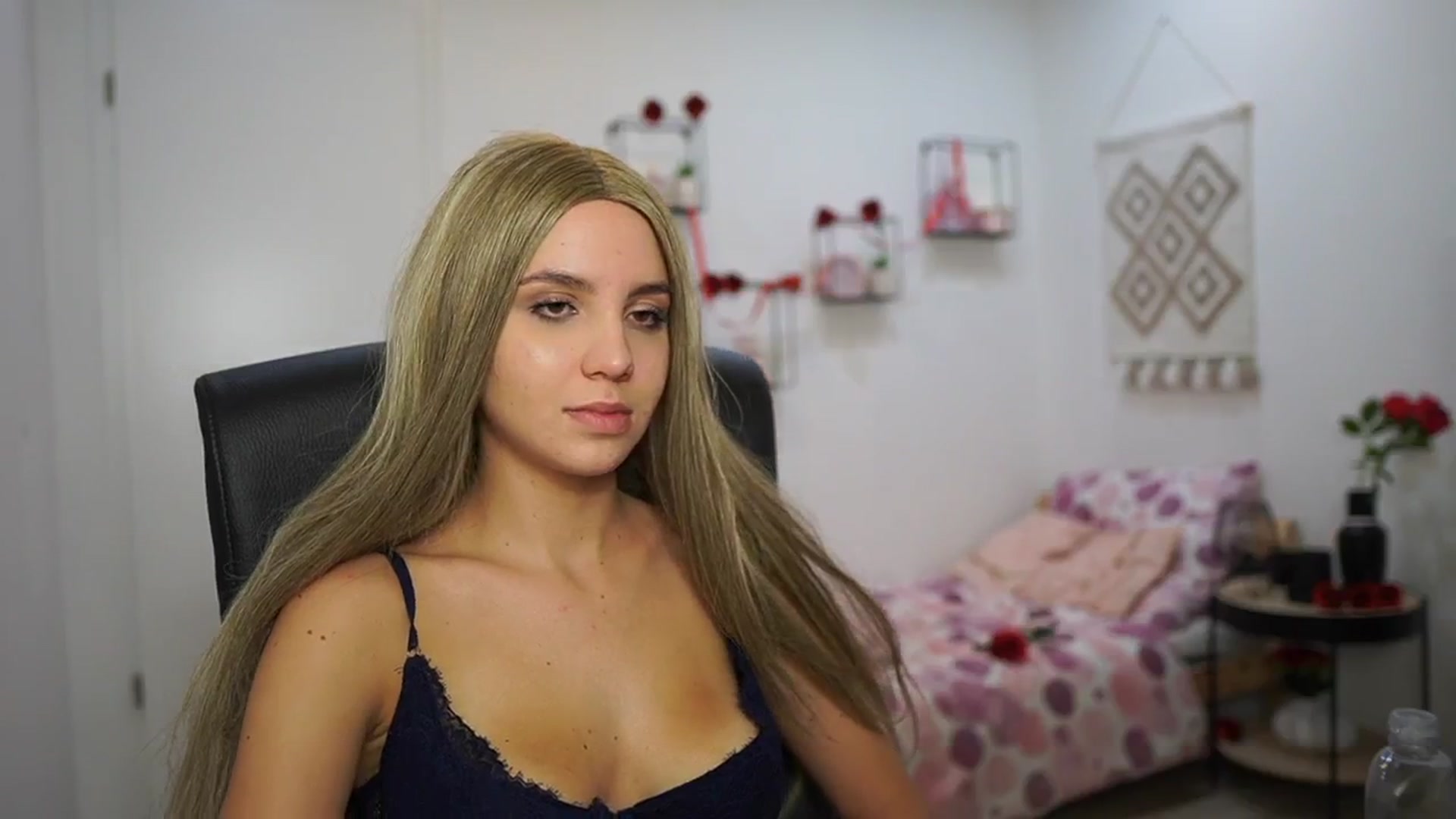 Gallery image thumbnail from EvelynCage_'s myfreecams stream on, 09/12/2025, 21:59 image 5 of 20