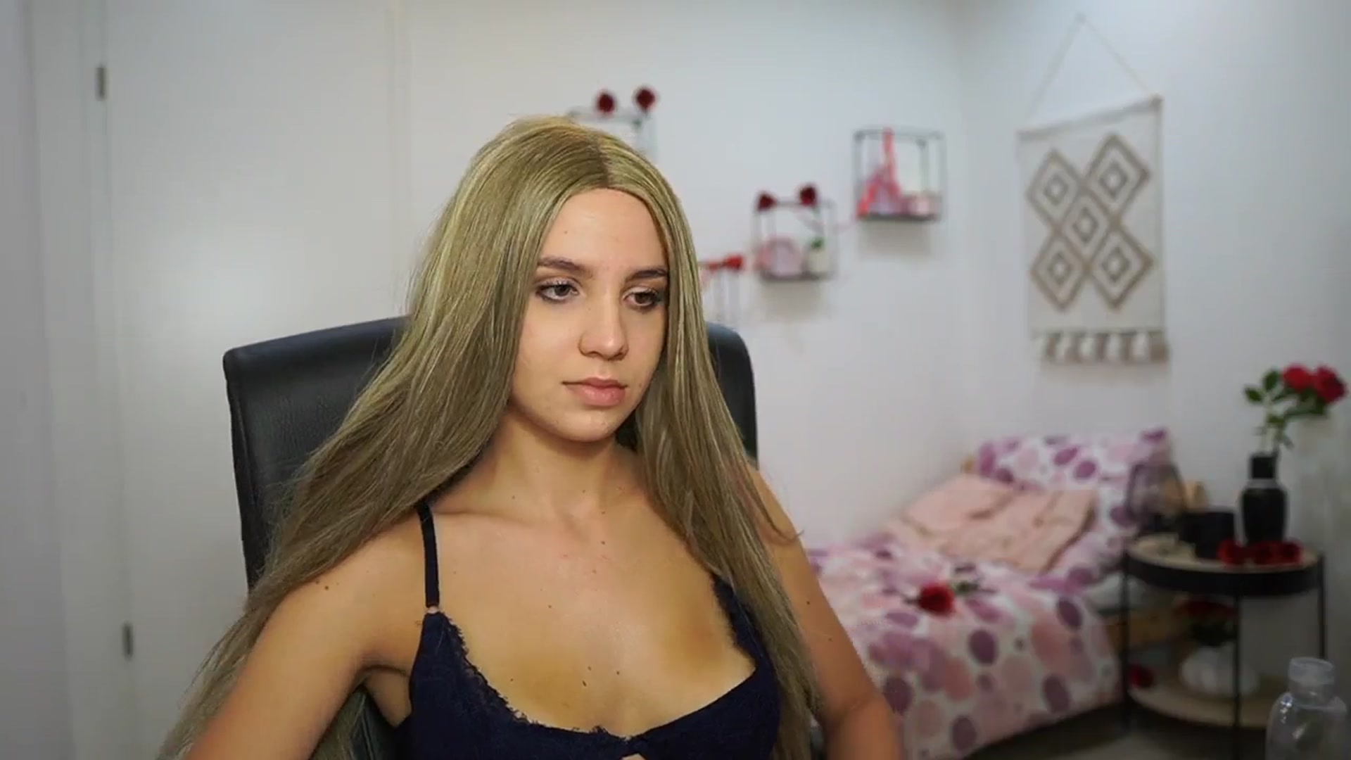 Gallery image thumbnail from EvelynCage_'s myfreecams stream on, 09/12/2025, 21:59 image 15 of 20