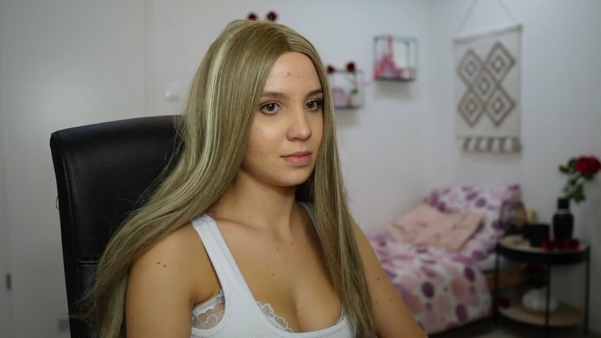 Gallery image thumbnail from EvelynCage_'s myfreecams stream on, 09/18/2025, 22:19 image 1 of 20
