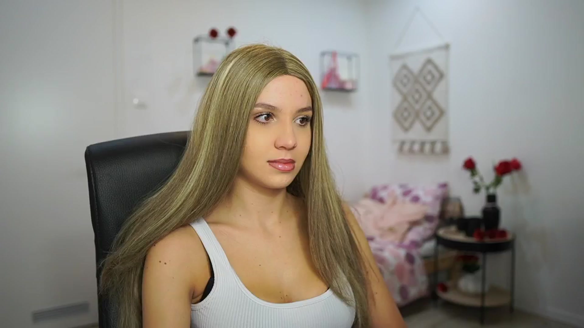 Gallery image thumbnail from EvelynCage_'s myfreecams stream on, 10/18/2025, 14:22 image 2 of 20