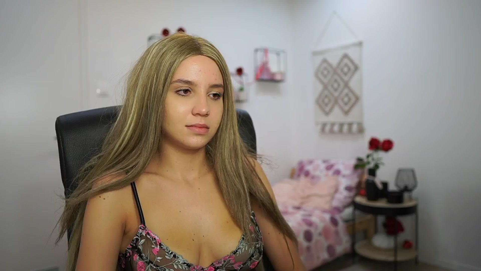 Gallery image thumbnail from EvelynCage_'s myfreecams stream on, 11/01/2025, 23:55 image 11 of 20