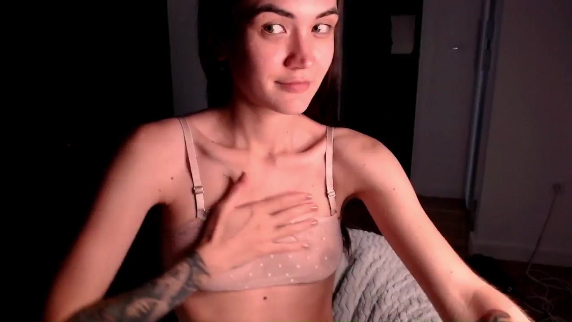 Gallery image thumbnail from EvelynGG's myfreecams stream on, 08/27/2025, 10:57 image 4 of 20