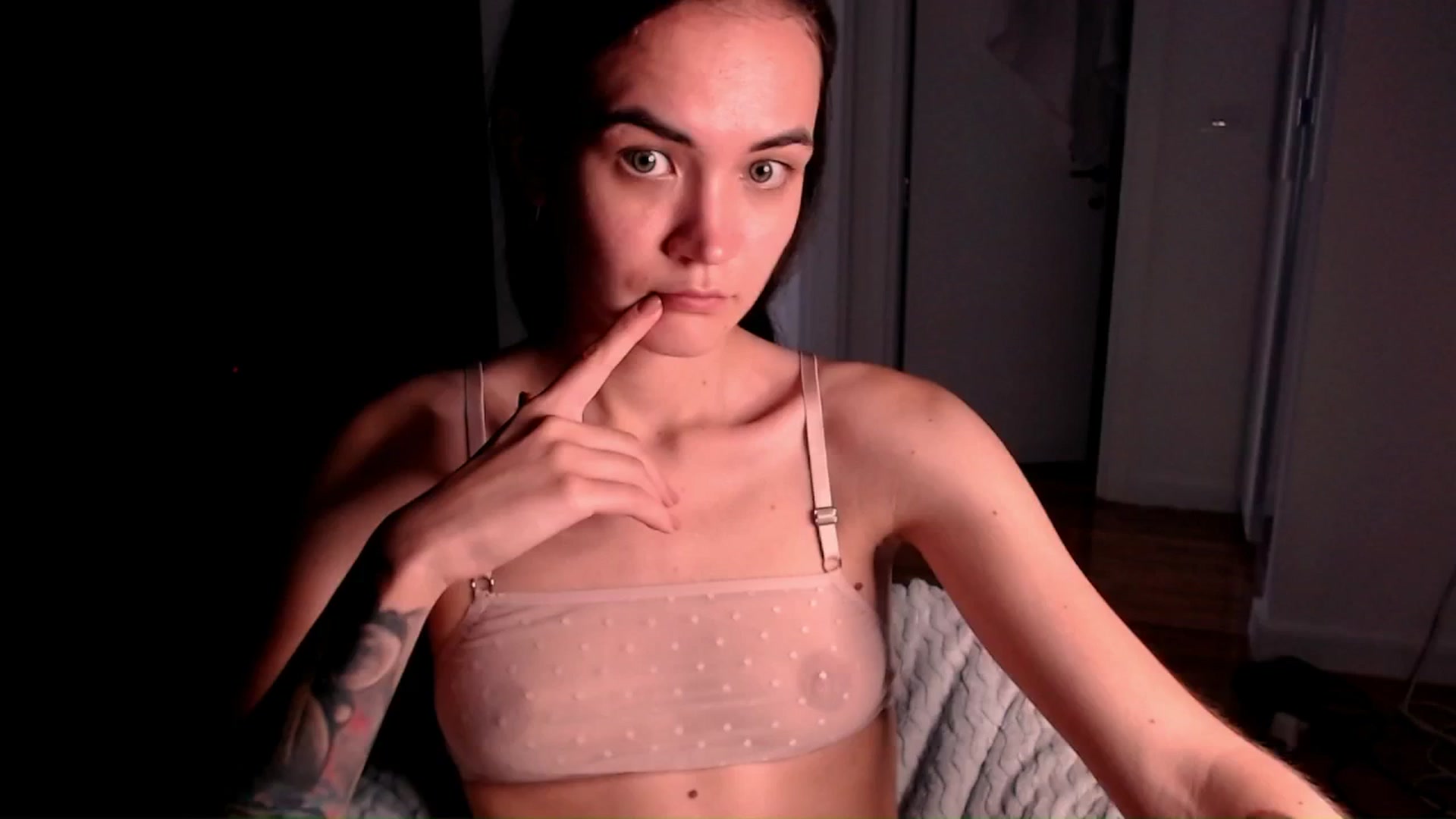 Gallery image thumbnail from EvelynGG's myfreecams stream on, 08/29/2025, 16:37 image 14 of 20