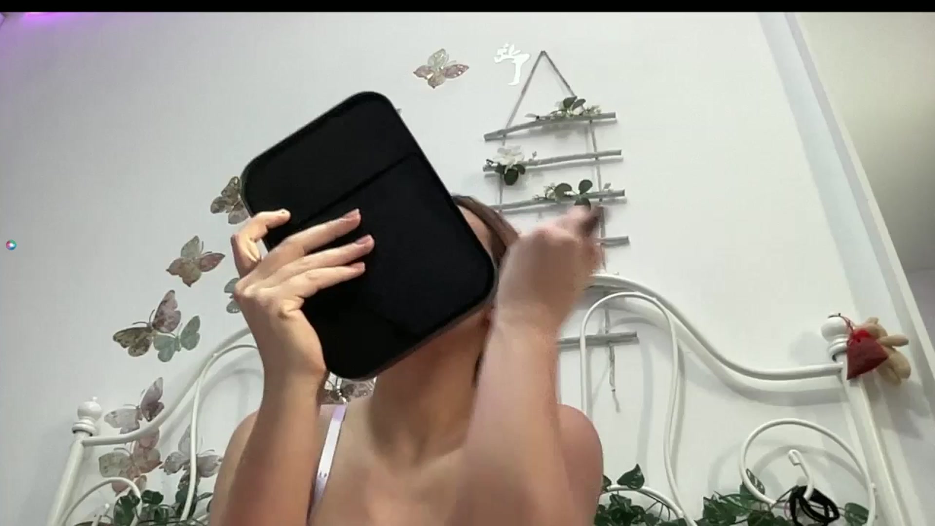Gallery image thumbnail from EvelynHunt's myfreecams stream on, 01/15/2025, 08:17 image 8 of 20
