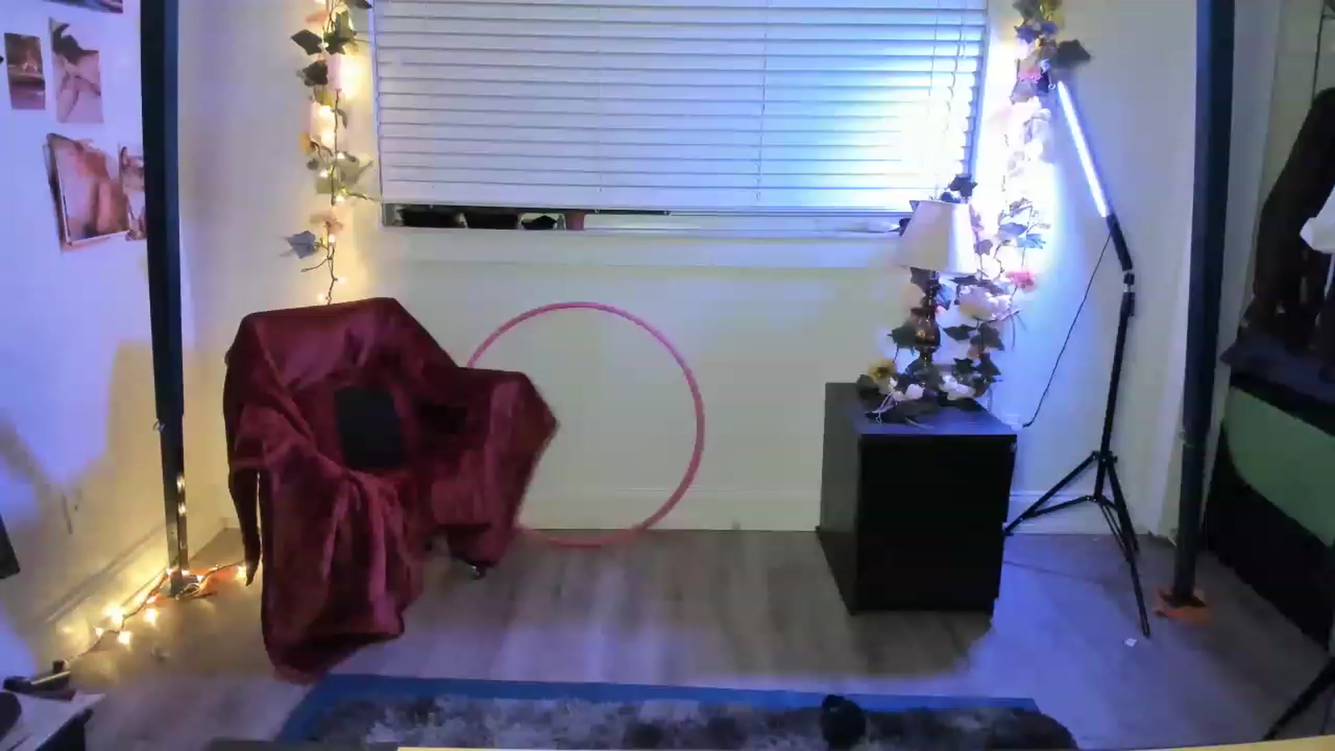 Gallery image thumbnail from EvelynSerra's myfreecams stream on, 03/14/2023, 05:09 image 17 of 20