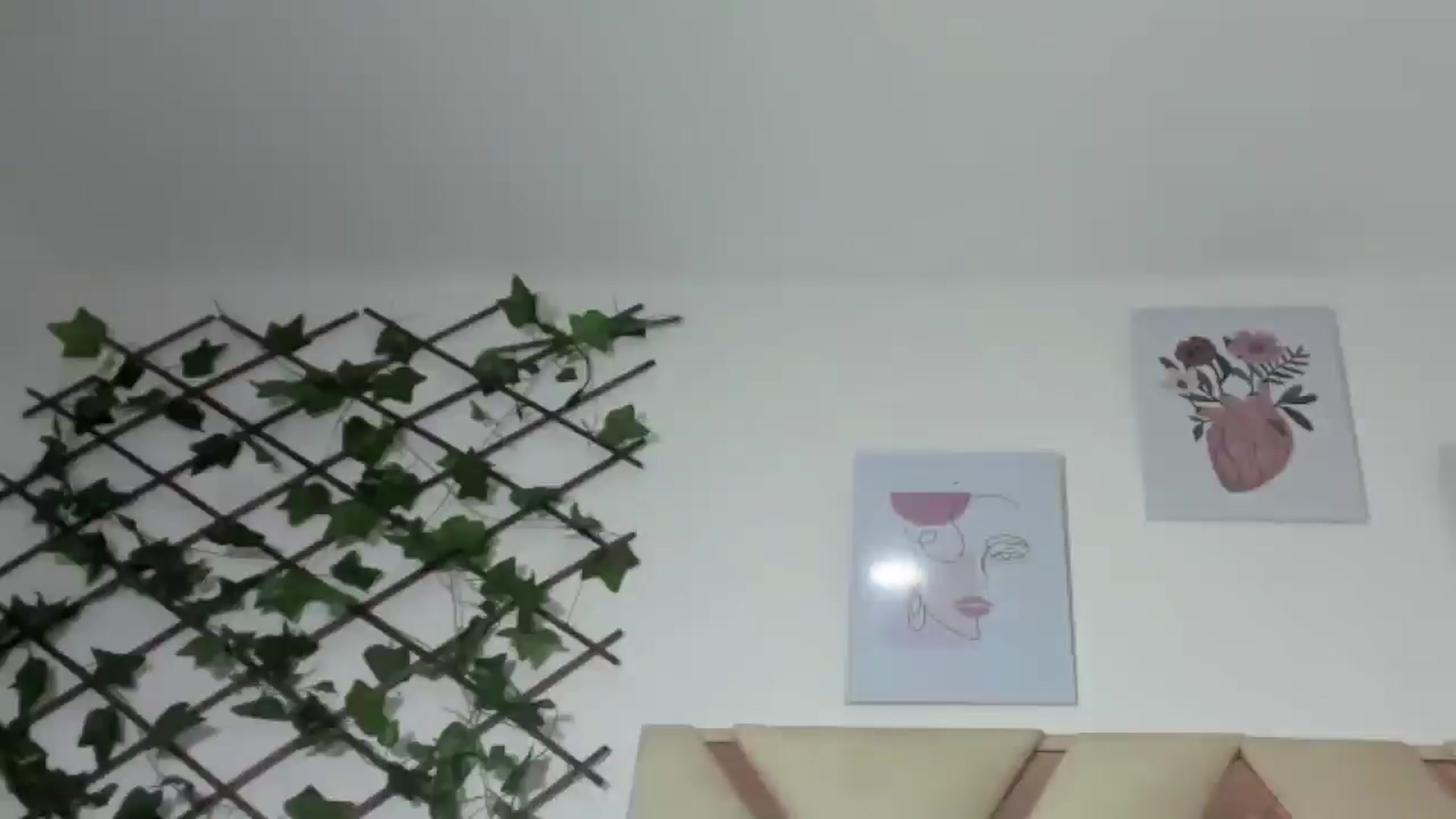 Gallery image thumbnail from Evelyn_cute's myfreecams stream on, 06/12/2025, 11:40 image 10 of 20