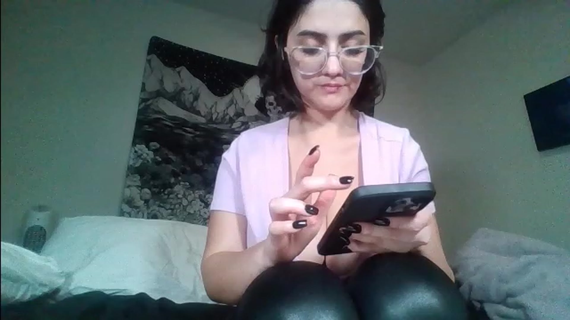 Gallery image thumbnail from Evelynrose_x's myfreecams stream on, 11/30/2022, 22:29 image 17 of 20