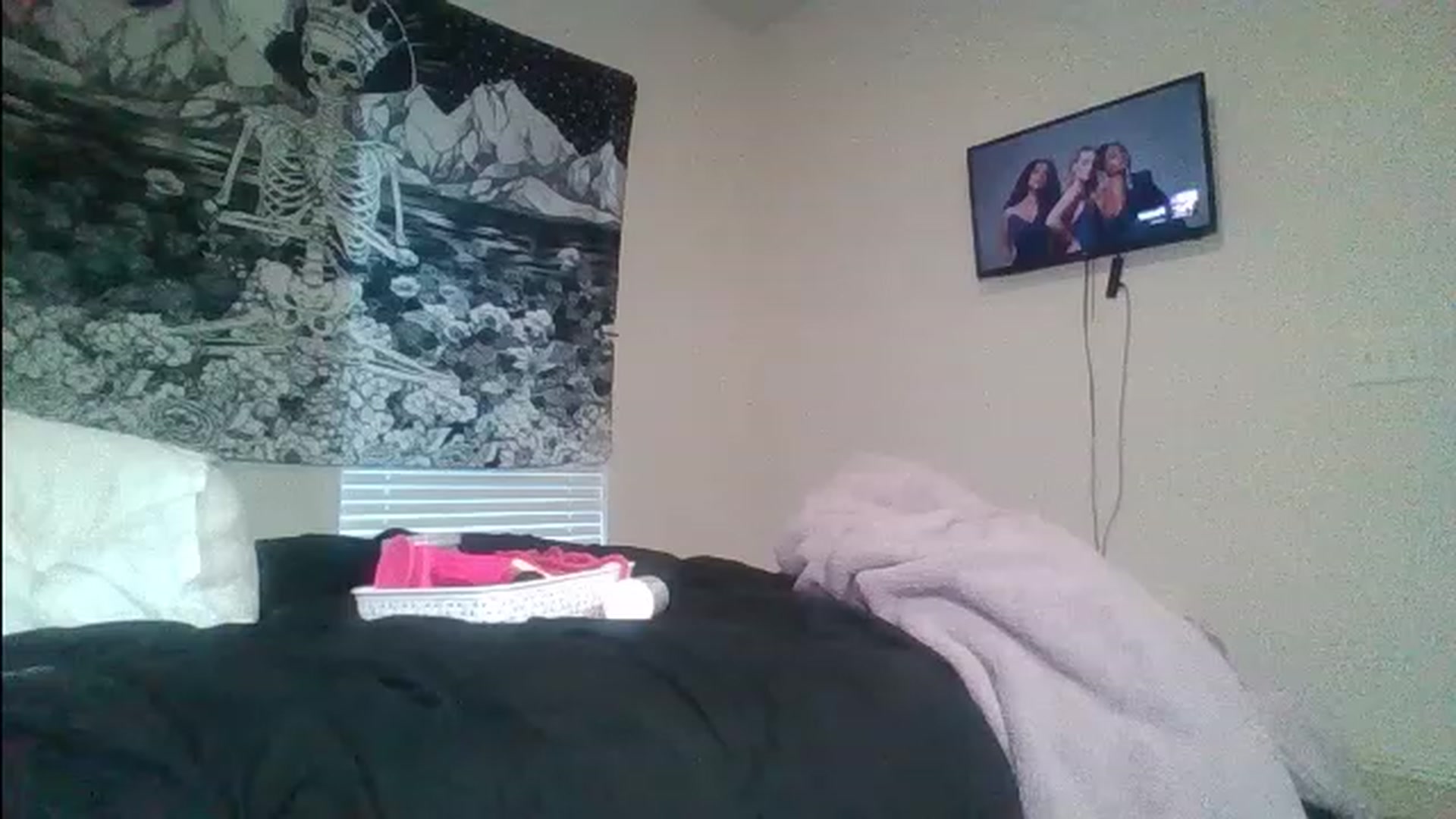 Gallery image thumbnail from Evelynrose_x's myfreecams stream on, 11/30/2022, 22:29 image 13 of 20