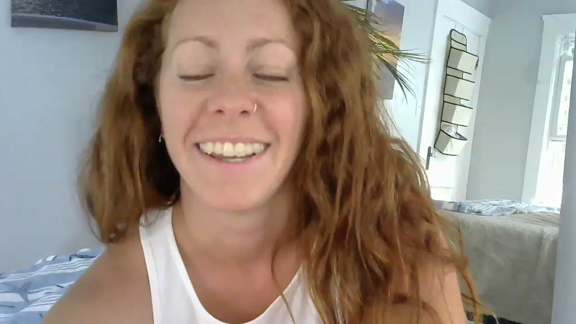 Gallery image thumbnail from EveyFox's myfreecams stream on, 07/02/2023, 19:20 image 15 of 20