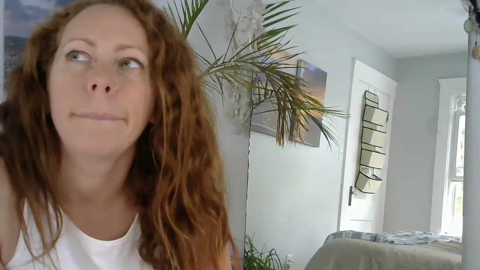 Gallery image thumbnail from EveyFox's myfreecams stream on, 07/02/2023, 19:20 image 4 of 20