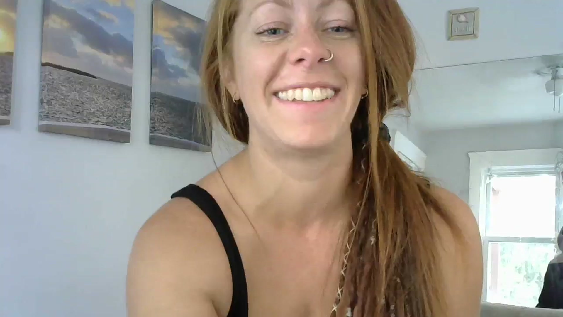 Gallery image thumbnail from EveyFox's myfreecams stream on, 10/02/2023, 15:53 image 6 of 20