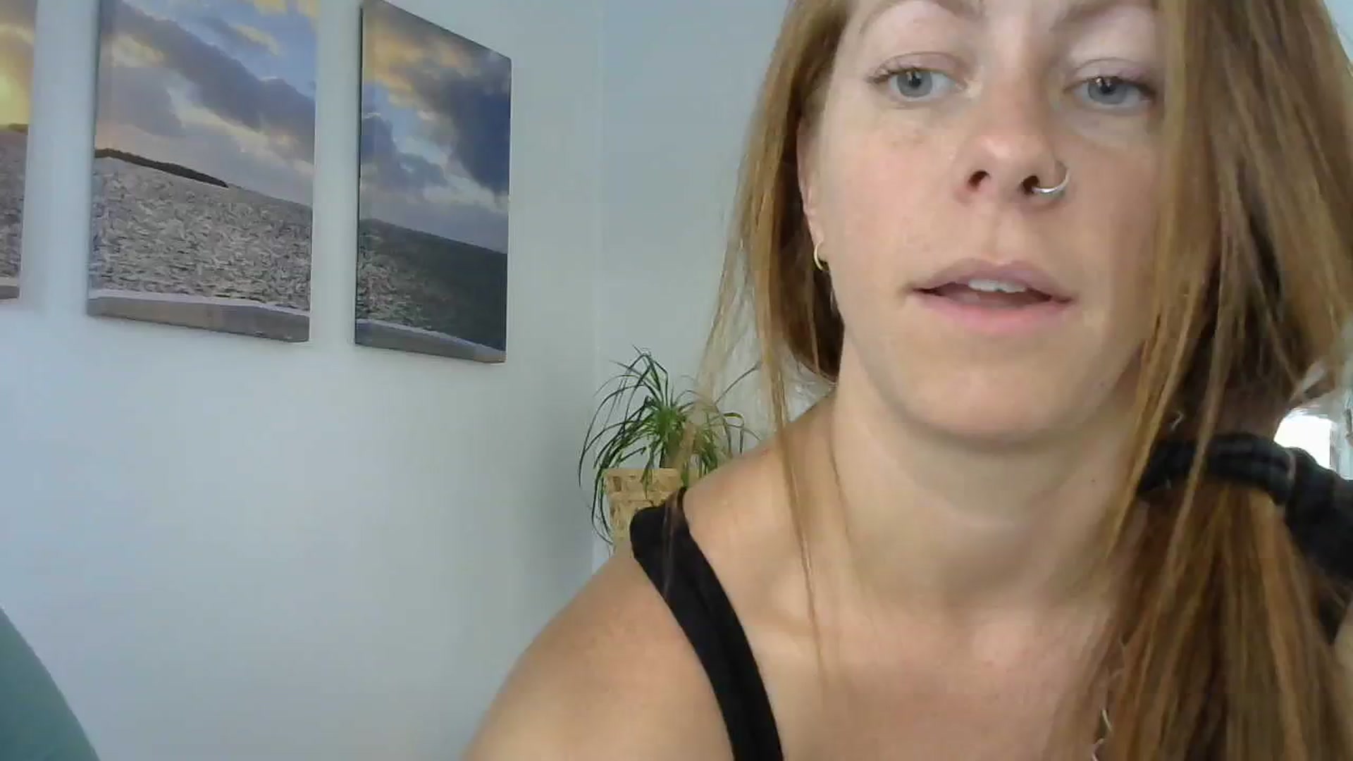 Gallery image thumbnail from EveyFox's myfreecams stream on, 10/02/2023, 15:53 image 8 of 20